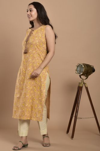 Yellow Printed Straight Fit Cotton Kurta